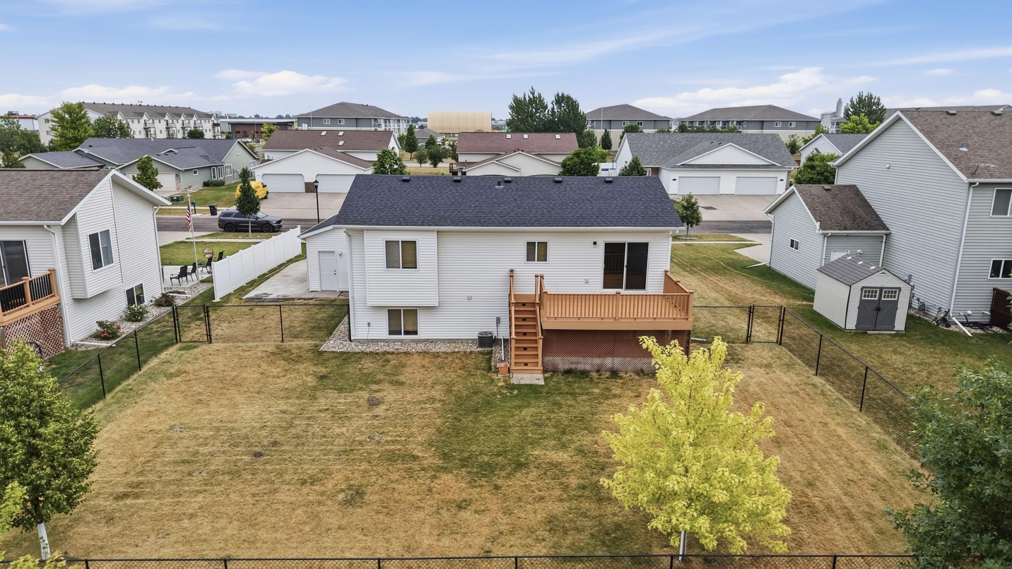 2006 single family home for sale at 3635 Harrison Street S in Fargo, ND — 4 bed, 3 bath (photo 29 of 37)