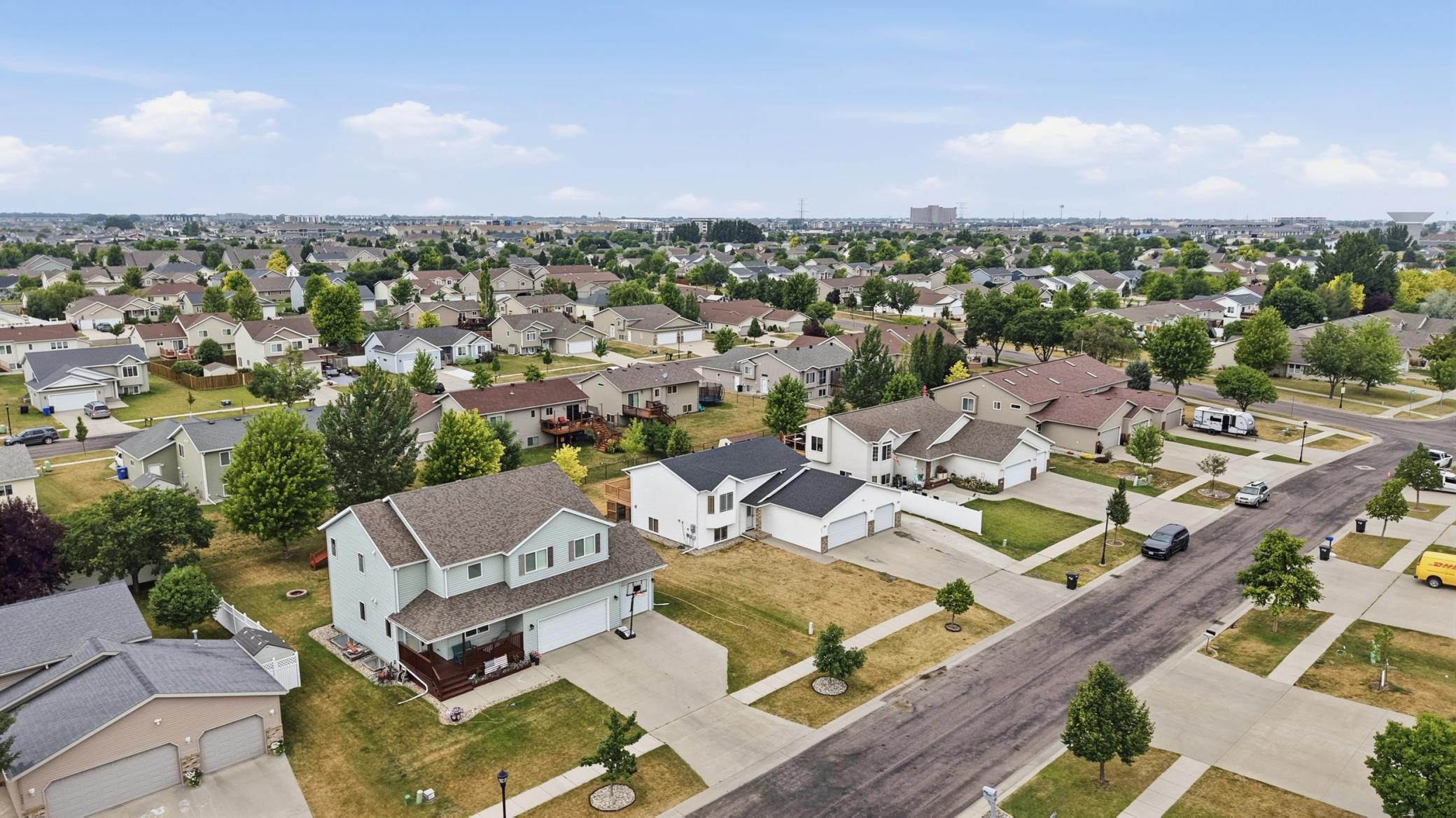 2006 single family home for sale at 3635 Harrison Street S in Fargo, ND — 4 bed, 3 bath (photo 30 of 37)