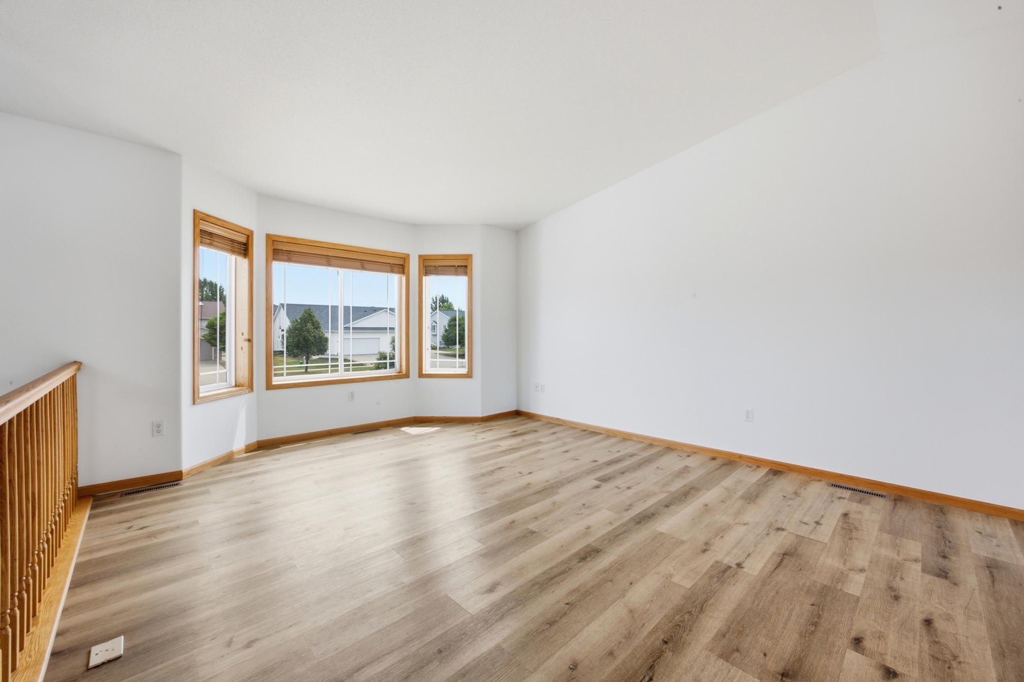 2006 single family home for sale at 3635 Harrison Street S in Fargo, ND — 4 bed, 3 bath (photo 5 of 37)