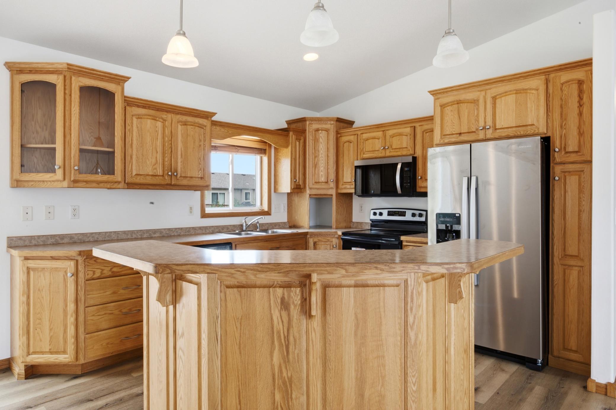 2006 single family home for sale at 3635 Harrison Street S in Fargo, ND — 4 bed, 3 bath (photo 7 of 37)