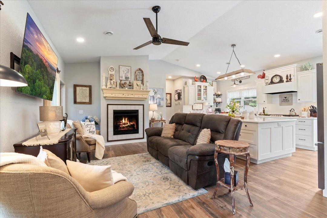 2021 single family home for sale at 42050 Little Pine Road in Emily, MN — 3 bed, 3 bath (photo 11 of 141)