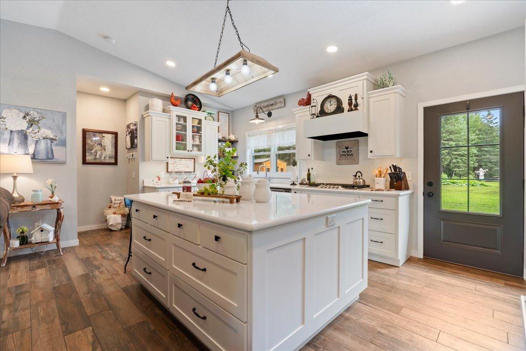 2021 single family home for sale at 42050 Little Pine Road in Emily, MN — 3 bed, 3 bath (photo 6 of 141)