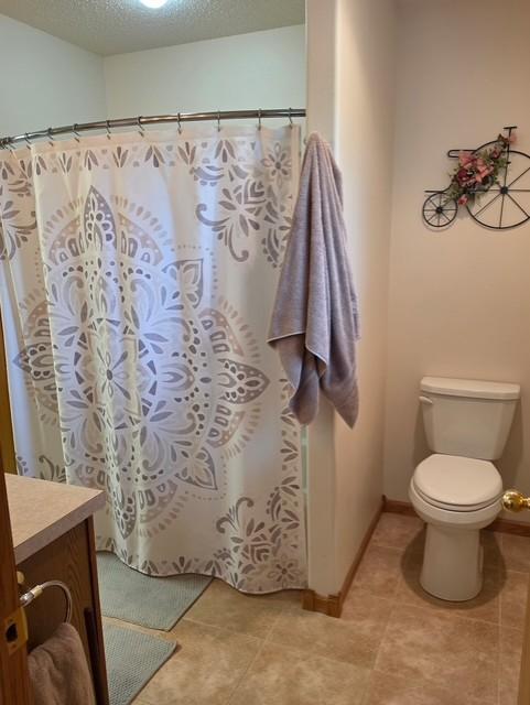 2000 single family home for sale at 11619 24th Street SE in Valley City, ND — 3 bed, 2 bath (photo 16 of 21)