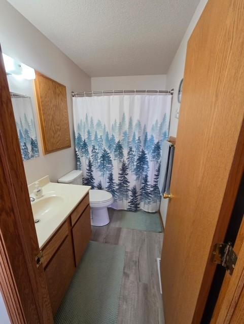2000 single family home for sale at 11619 24th Street SE in Valley City, ND — 3 bed, 2 bath (photo 17 of 21)
