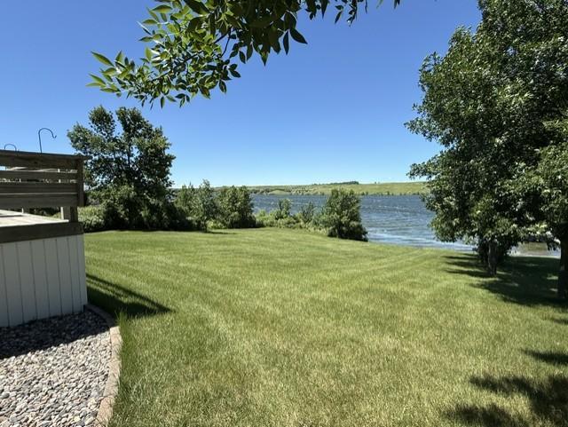 2000 single family home for sale at 11619 24th Street SE in Valley City, ND — 3 bed, 2 bath (photo 4 of 21)