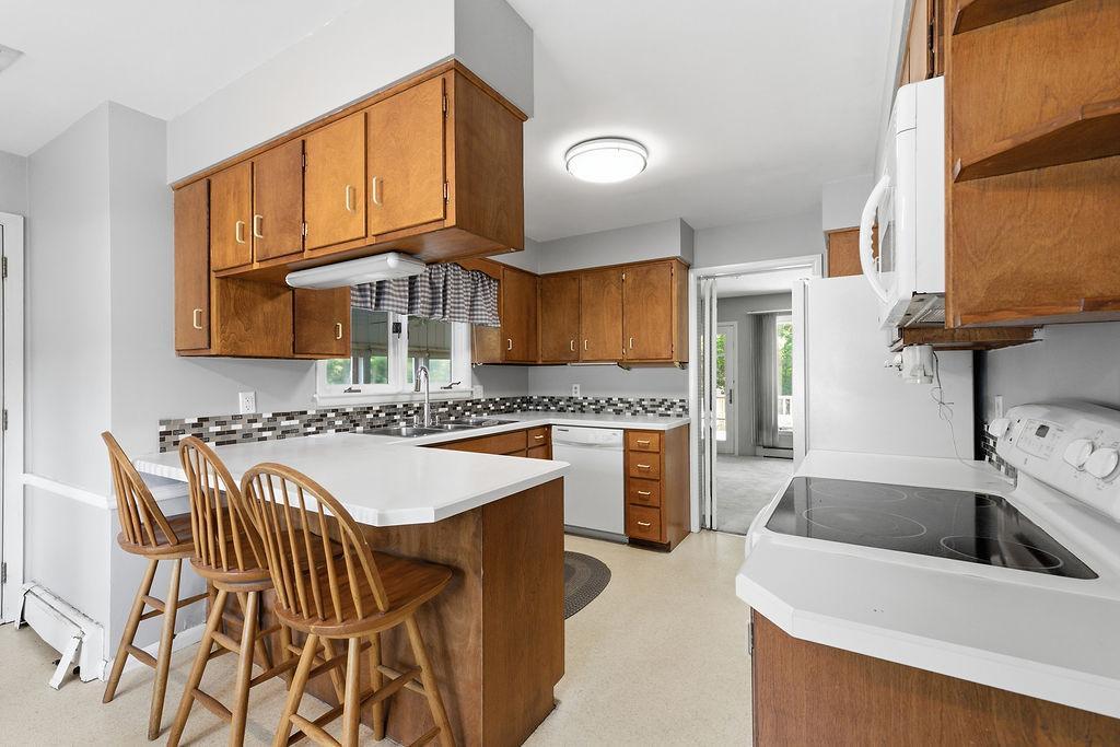 607 6th Street W, West Fargo ND 58078 - Photo 11 of 59