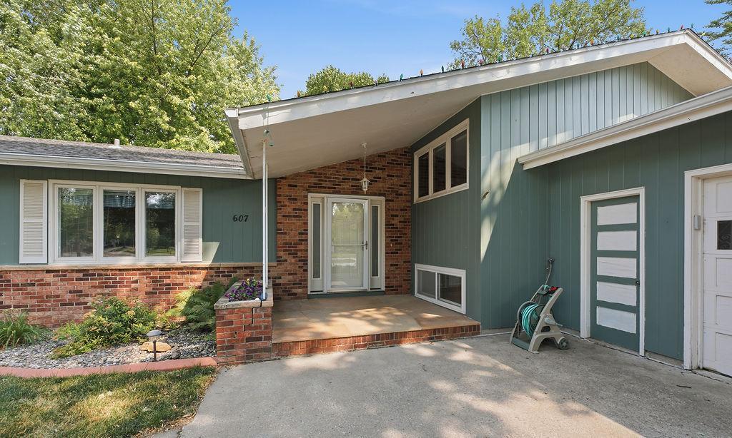 607 6th Street W, West Fargo ND 58078 - Photo 3 of 59