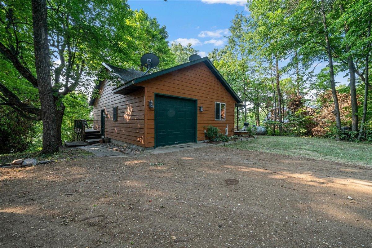 2004 single family home for sale at 11360 Wallen Road NW in Brandon, MN — 1 bed, 1 bath (photo 5 of 64)
