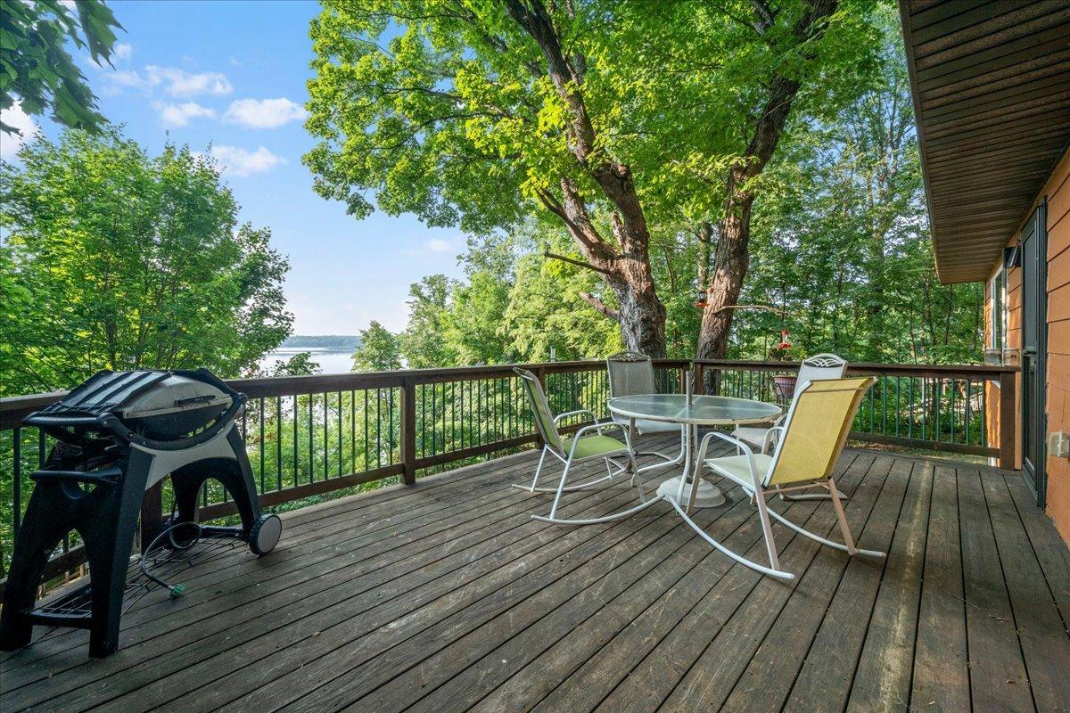 2004 single family home for sale at 11360 Wallen Road NW in Brandon, MN — 1 bed, 1 bath (photo 9 of 64)