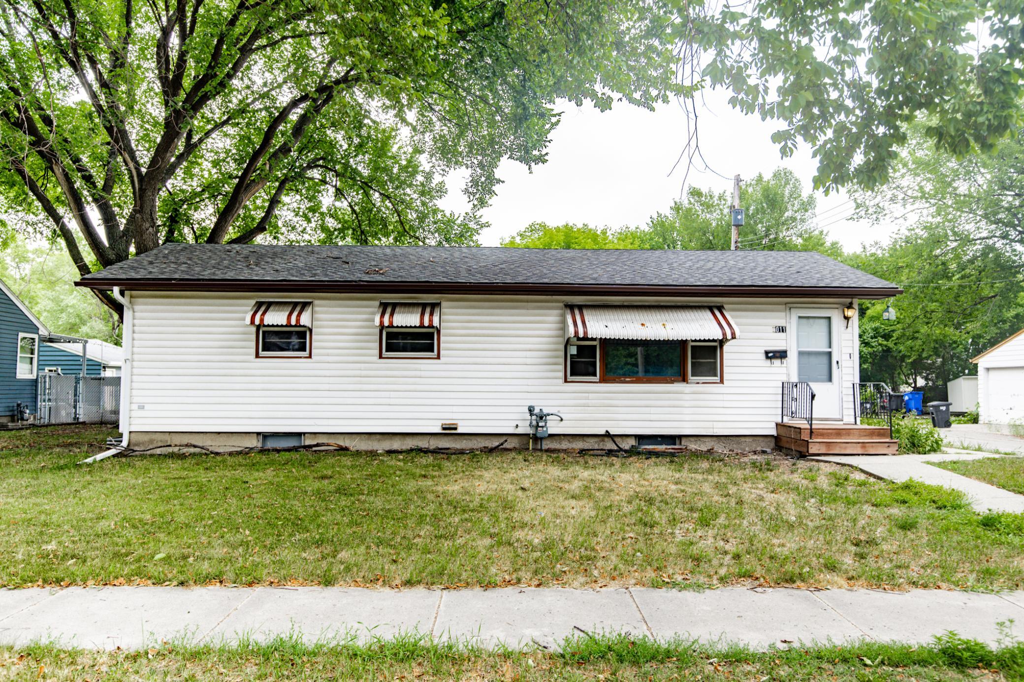1011 College Street N, Fargo ND 58102 - Photo 2 of 48