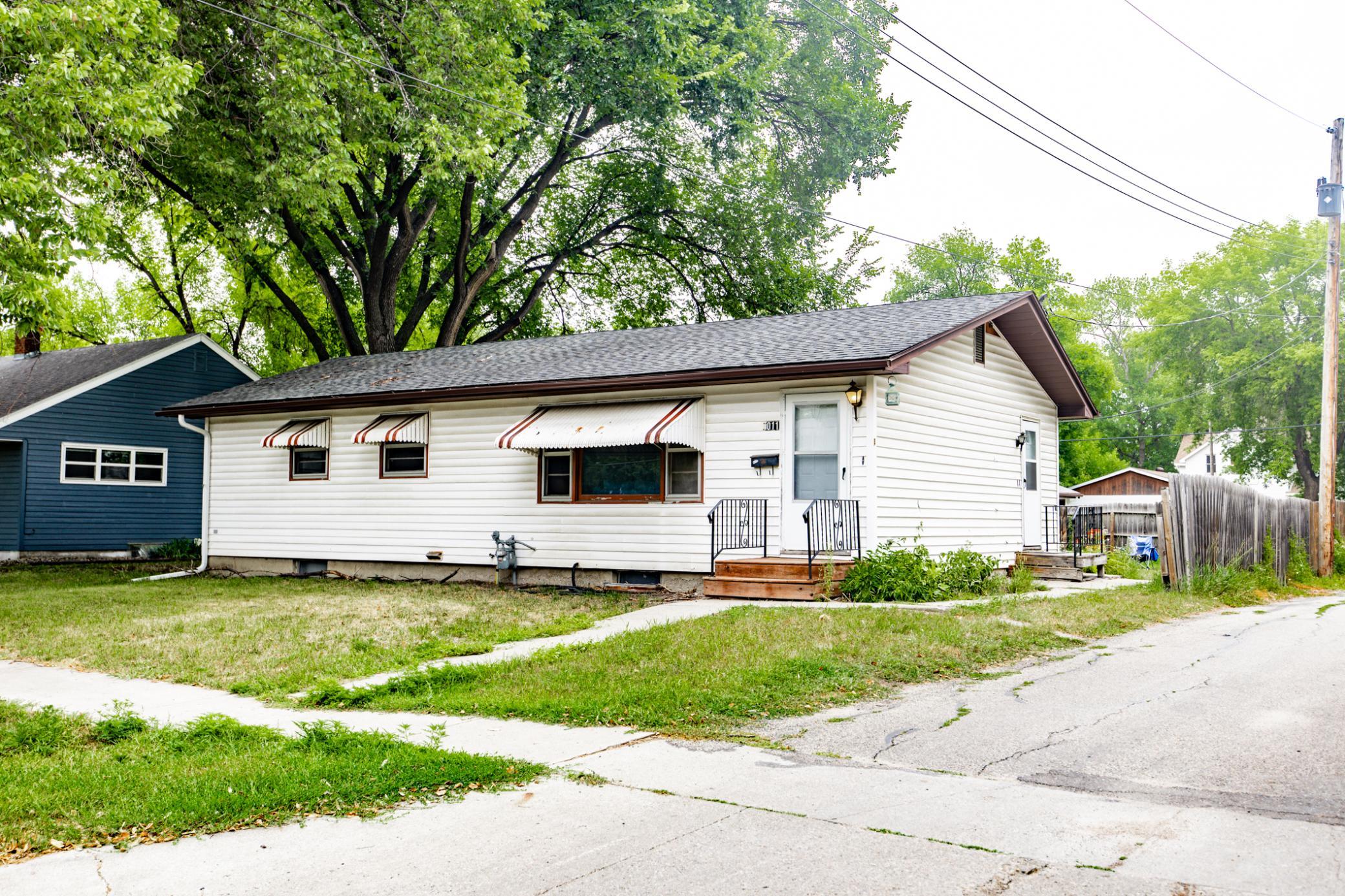 1011 College Street N, Fargo ND 58102 - Photo 6 of 48