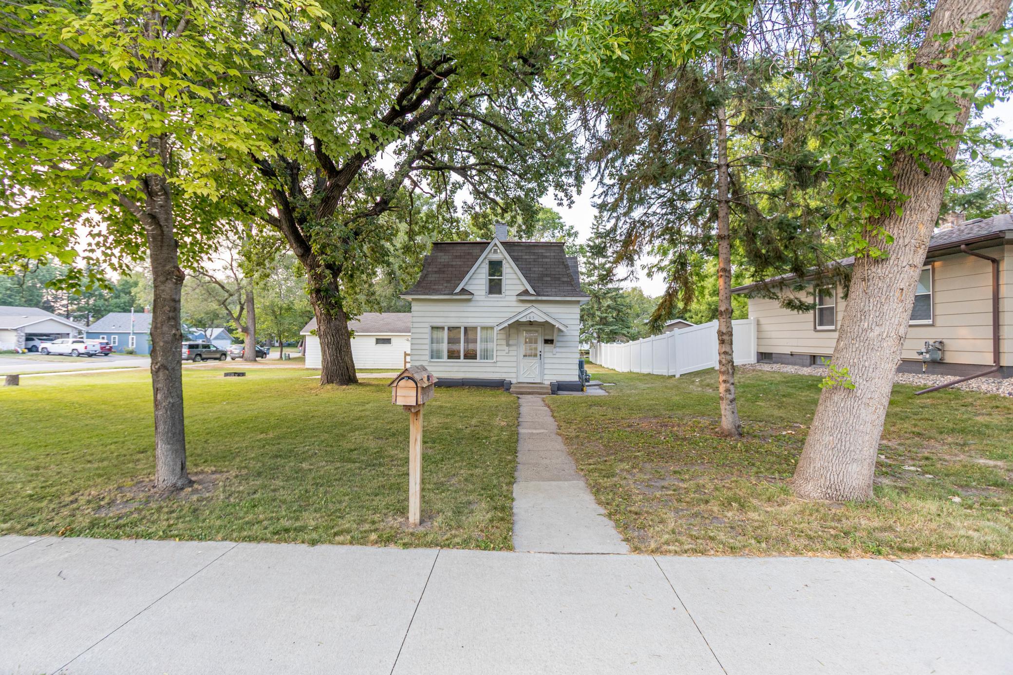 505 8th Avenue E, Alexandria MN 56308 - Photo 33 of 38