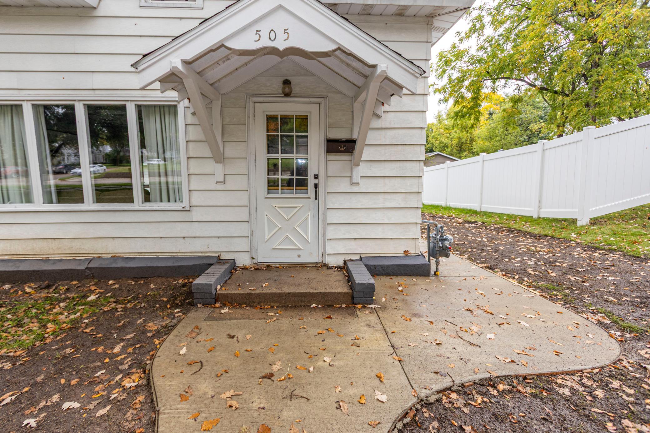 1900 single family home for sale at 505 8th Avenue E in Alexandria, MN — 3 bed, 2 bath (photo 34 of 38)
