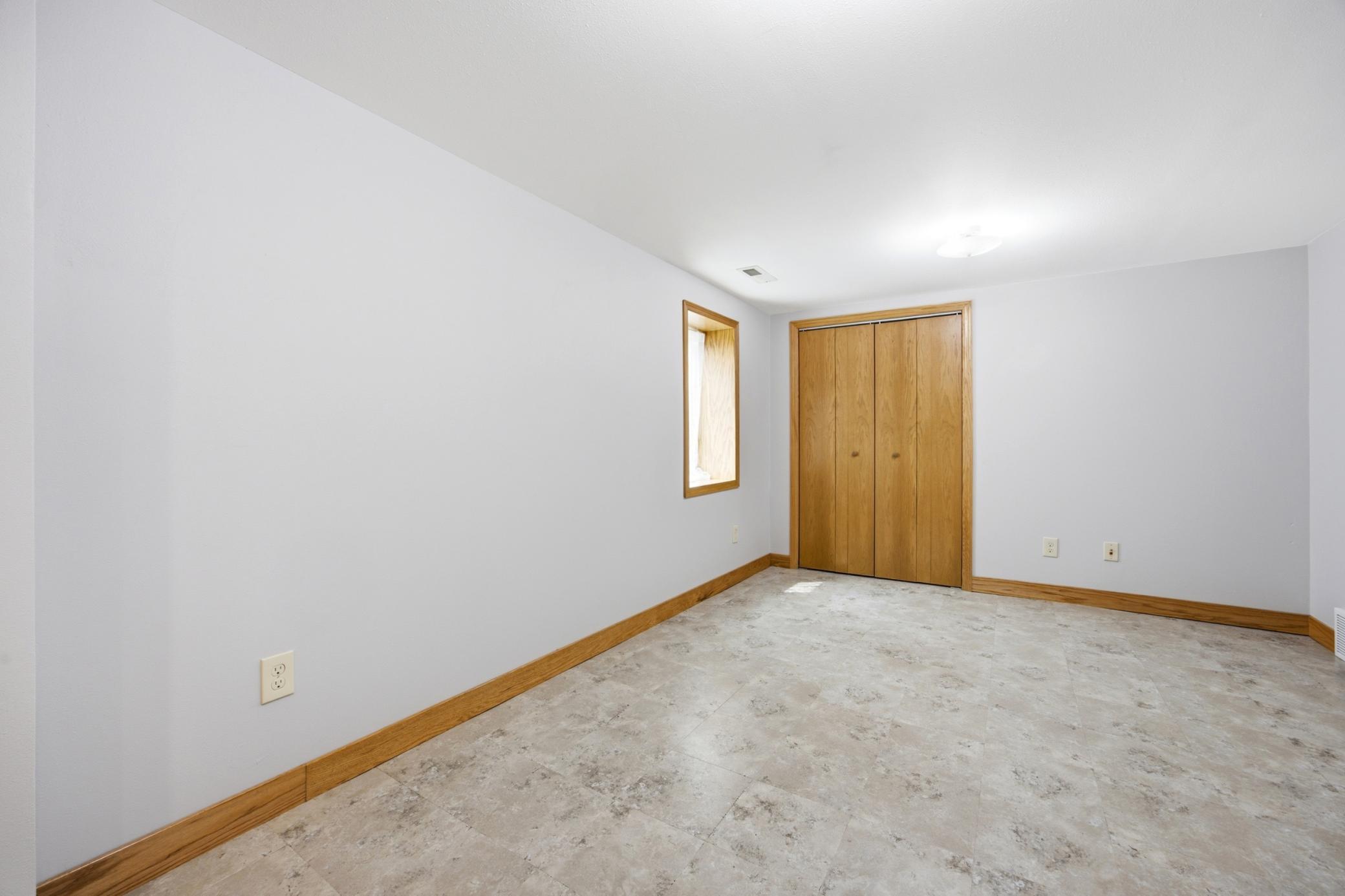 618 6th Street S, Moorhead MN 56560 - Photo 21 of 36