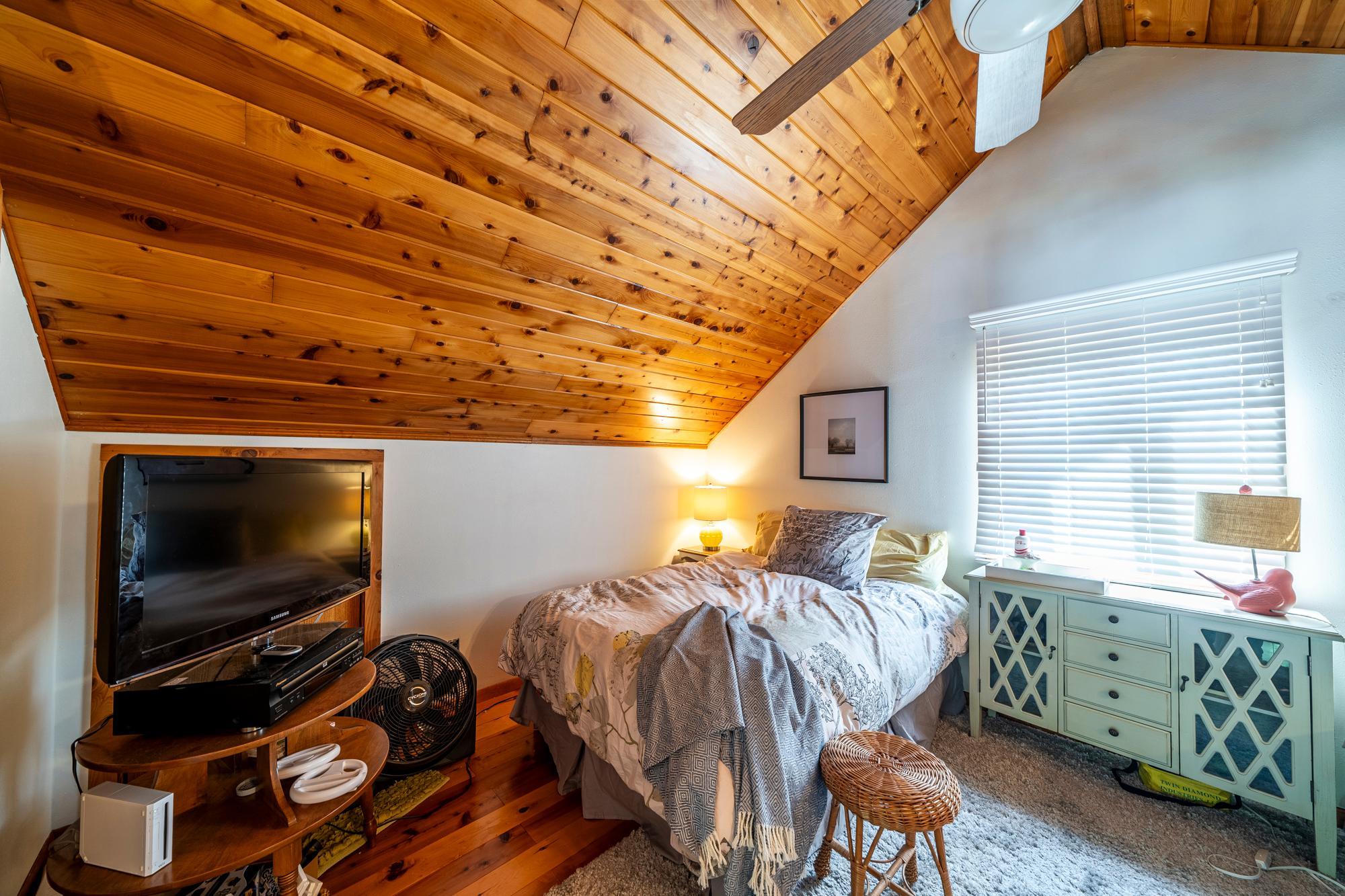 1990 single family home for sale at 34955 Freedom Flyer Road in Vergas, MN — 3 bed, 2 bath (photo 19 of 51)
