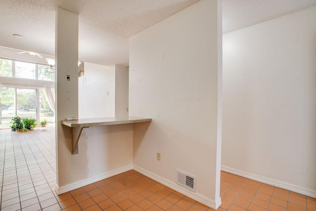 601 35th Avenue S, Moorhead MN 56560 - Photo 16 of 39