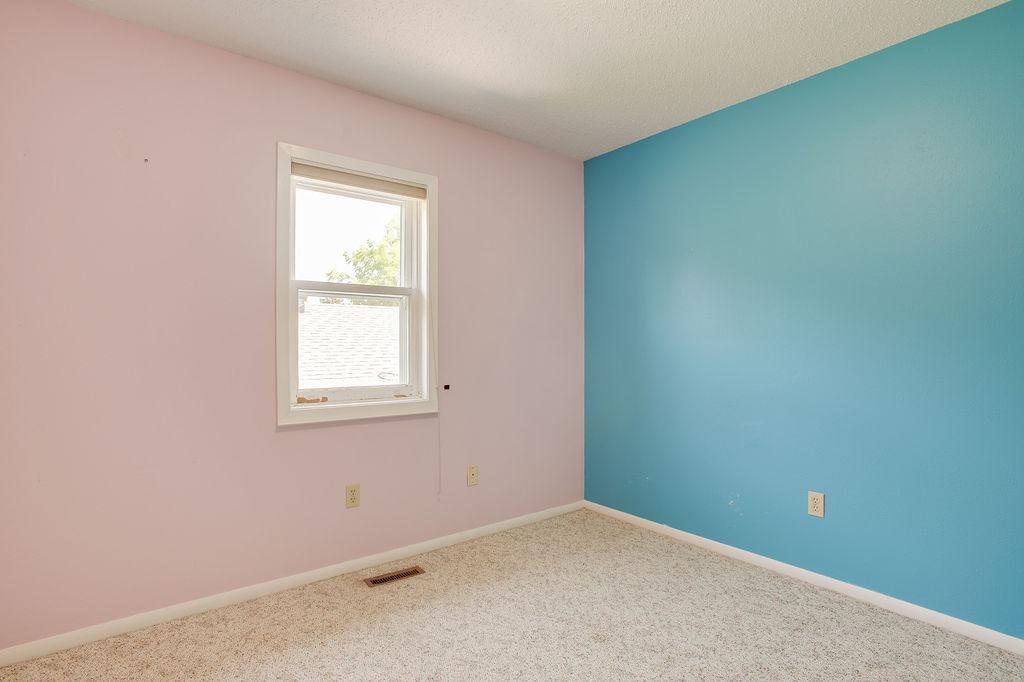 601 35th Avenue S, Moorhead MN 56560 - Photo 25 of 39
