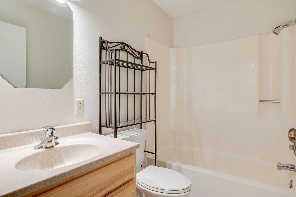 601 35th Avenue S, Moorhead MN 56560 - Photo 27 of 39