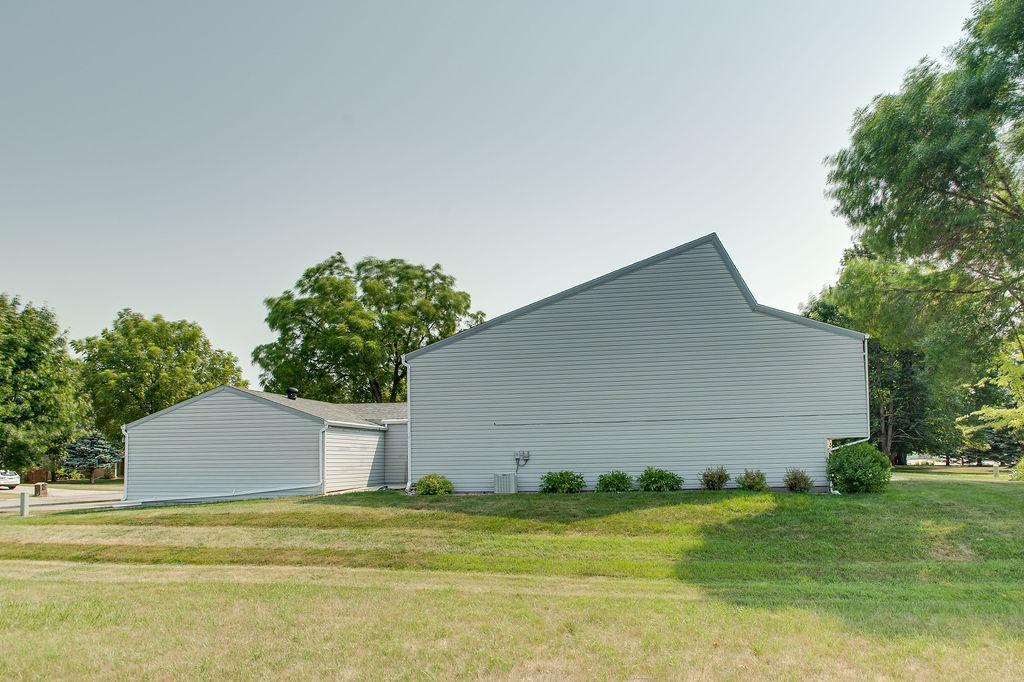 601 35th Avenue S, Moorhead MN 56560 - Photo 34 of 39