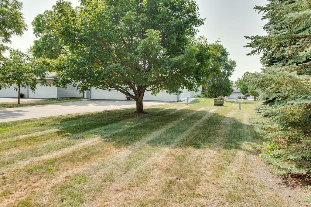 601 35th Avenue S, Moorhead MN 56560 - Photo 6 of 39