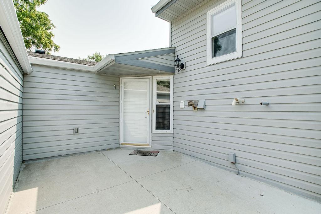 601 35th Avenue S, Moorhead MN 56560 - Photo 8 of 39