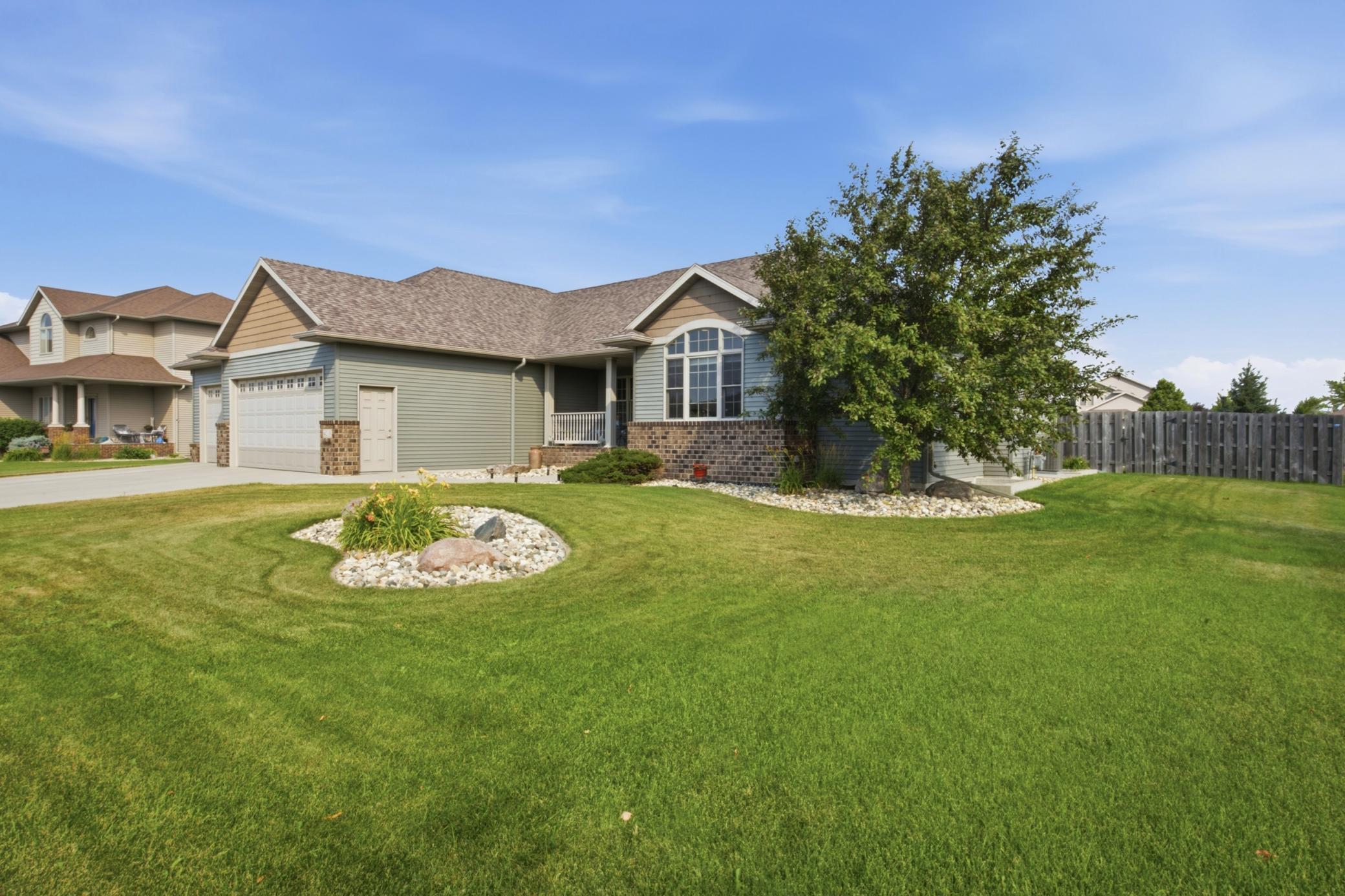 4219 50th Avenue S, Fargo ND 58104 - Photo 2 of 42