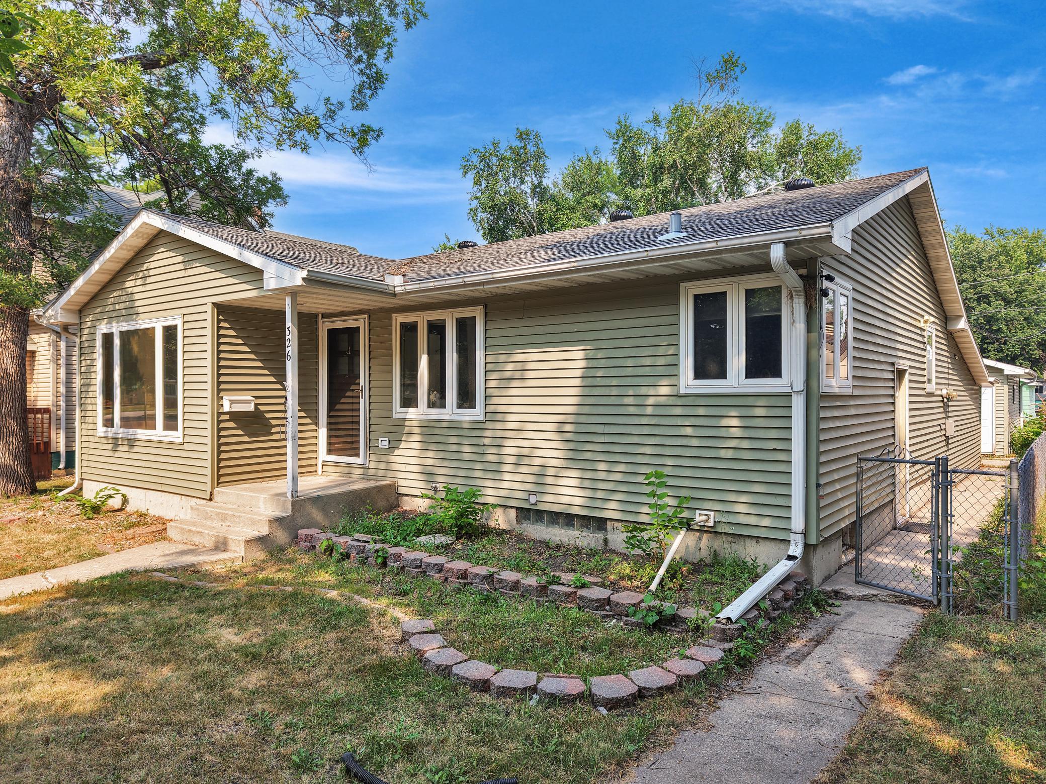 326 11th Street N, Breckenridge MN 56520 - Photo 2 of 27