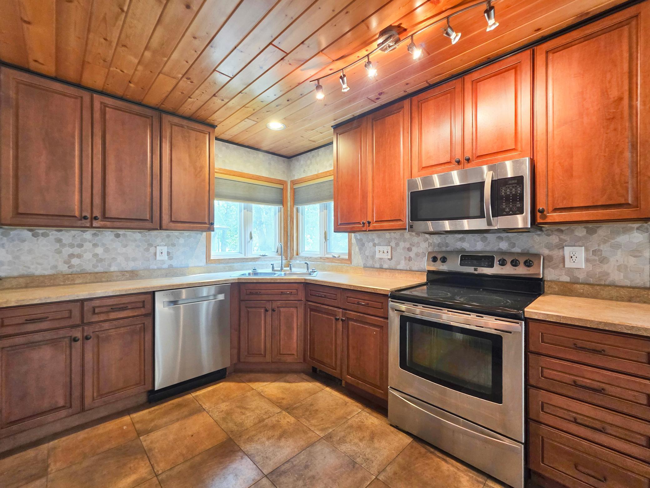326 11th Street N, Breckenridge MN 56520 - Photo 4 of 27