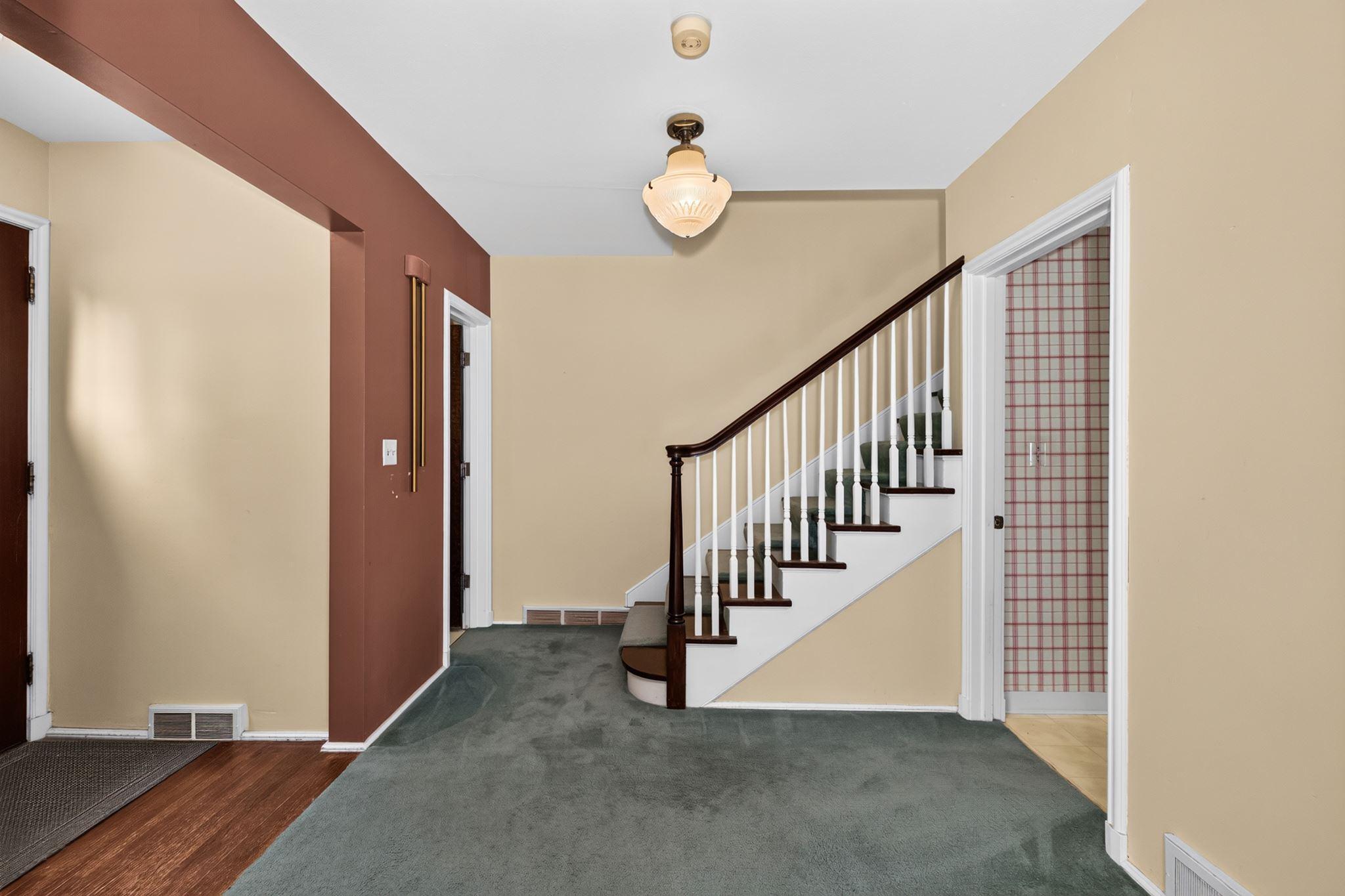 1546 8th Street S, Fargo ND 58103 - Photo 4 of 35