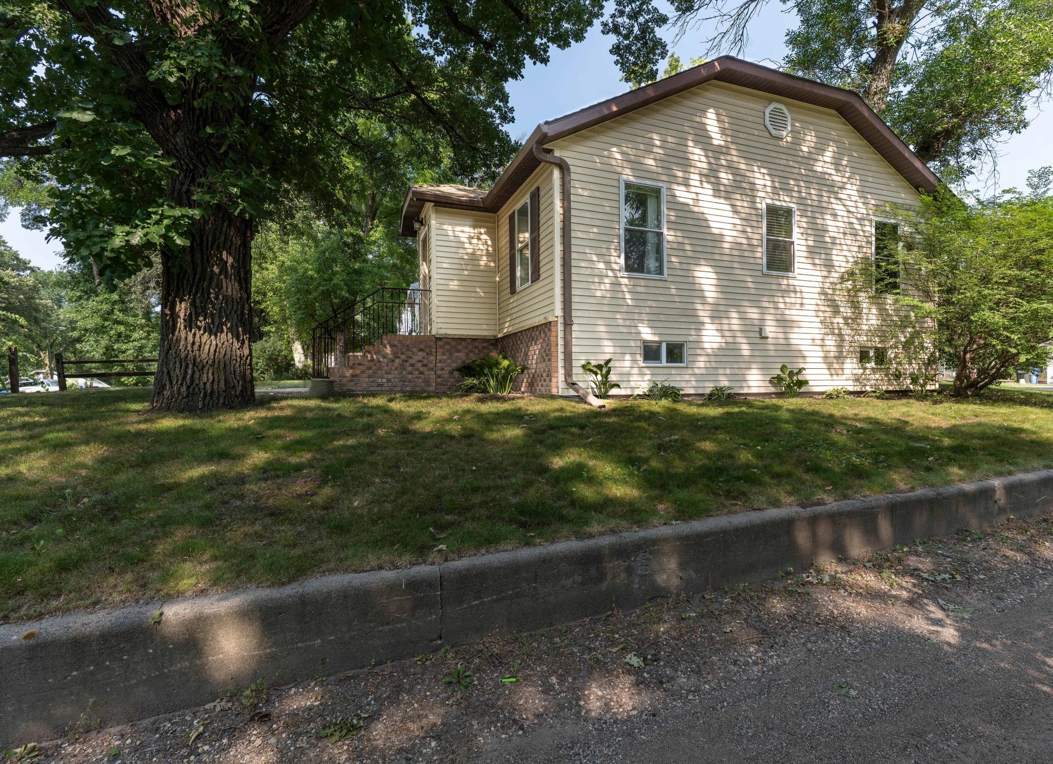 314 Birch Avenue W, Fergus Falls MN 56537 - Photo 2 of 32
