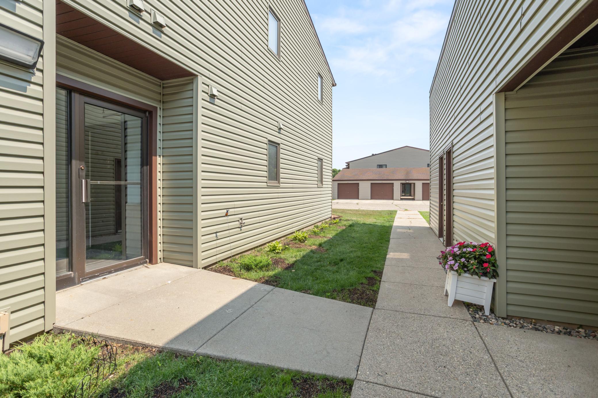 2402 18th Street S, Fargo ND 58103 - Photo 19 of 23