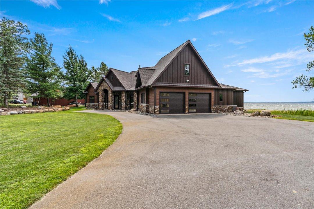 2022 single family home for sale at 12583 N Pelican Lane in Merrifield, MN — 4 bed, 5 bath (photo 3 of 70)