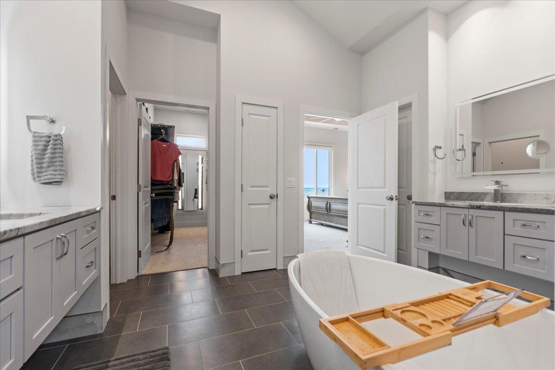 2022 single family home for sale at 12583 N Pelican Lane in Merrifield, MN — 4 bed, 5 bath (photo 25 of 70)