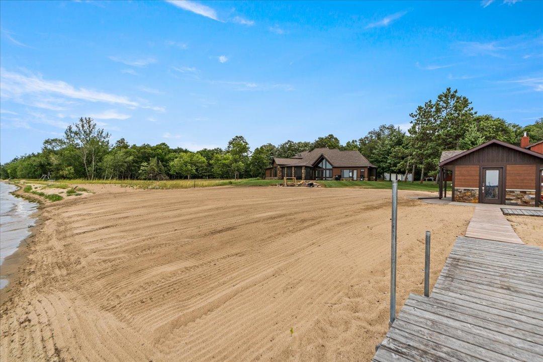 2022 single family home for sale at 12583 N Pelican Lane in Merrifield, MN — 4 bed, 5 bath (photo 34 of 70)