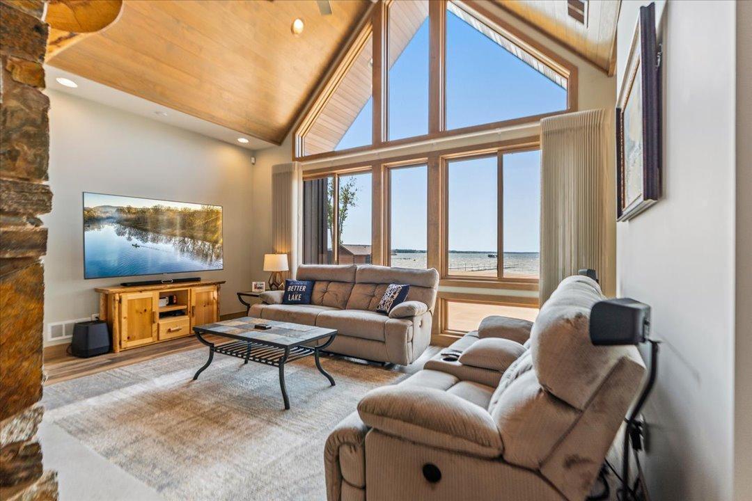 2022 single family home for sale at 12583 N Pelican Lane in Merrifield, MN — 4 bed, 5 bath (photo 6 of 70)