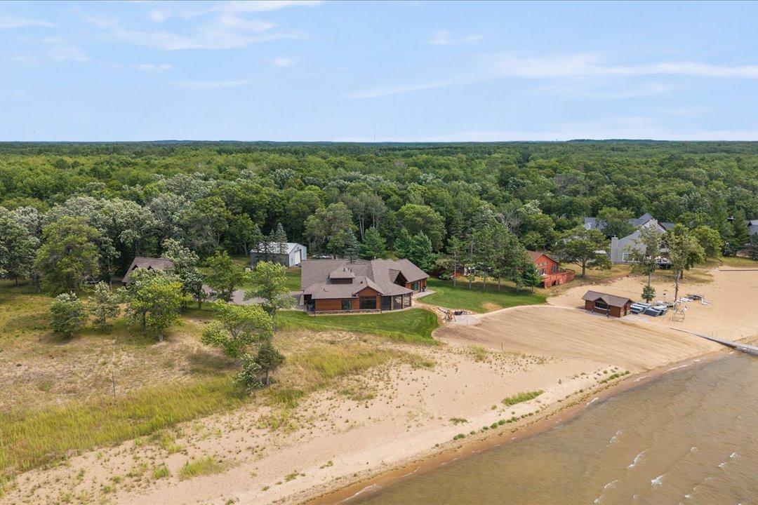 2022 single family home for sale at 12583 N Pelican Lane in Merrifield, MN — 4 bed, 5 bath (photo 51 of 70)