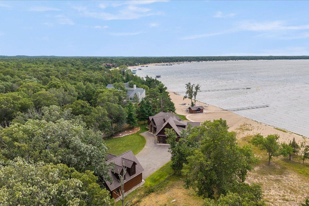 2022 single family home for sale at 12583 N Pelican Lane in Merrifield, MN — 4 bed, 5 bath (photo 59 of 70)