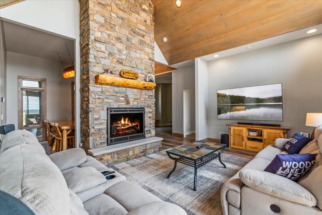 2022 single family home for sale at 12583 N Pelican Lane in Merrifield, MN — 4 bed, 5 bath (photo 8 of 70)