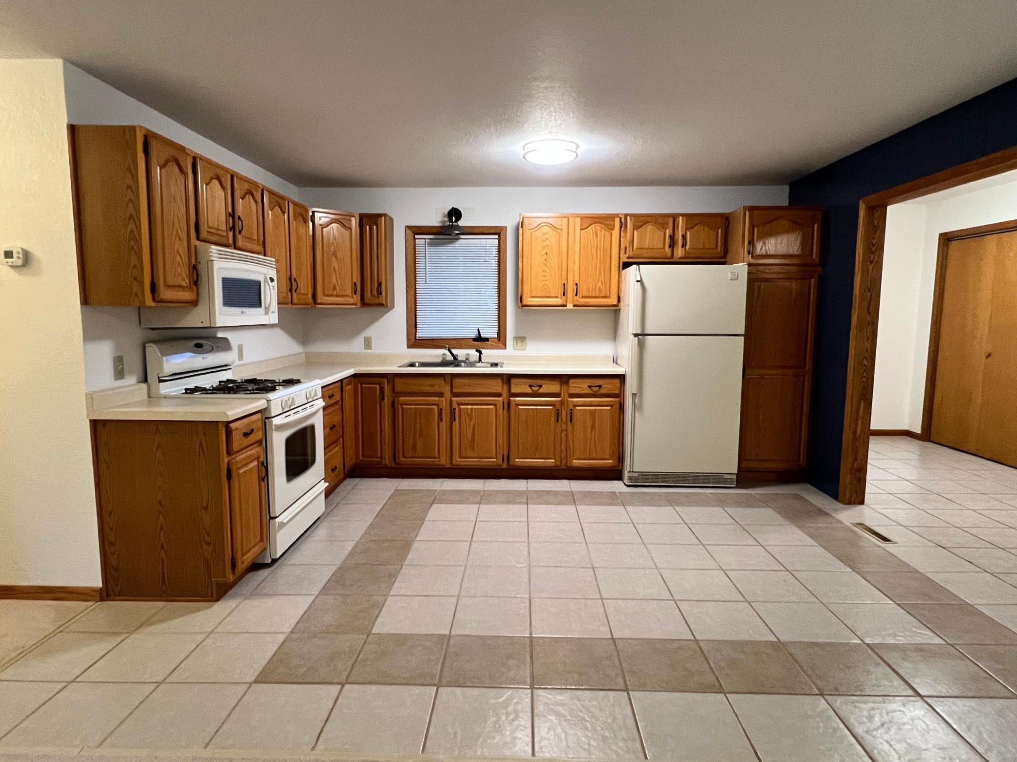1968 single family home for sale at 2689 and 2688 Oak Loop NW in Baudette, MN — 3 bed, 1 bath (photo 13 of 25)