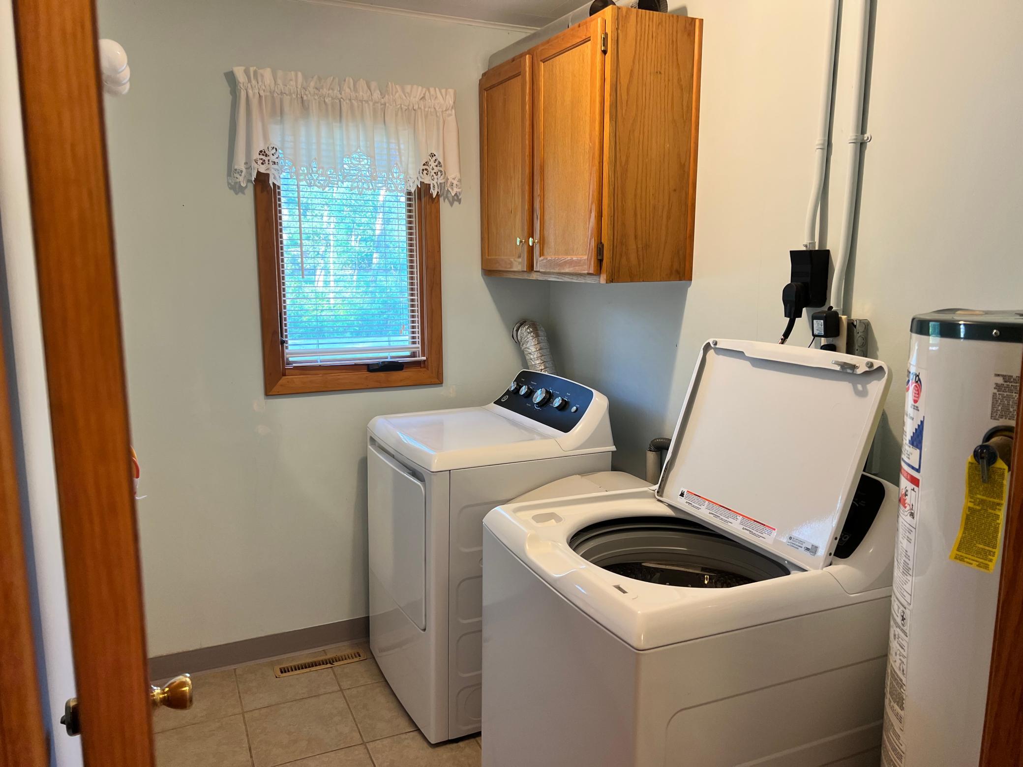 1968 single family home for sale at 2689 and 2688 Oak Loop NW in Baudette, MN — 3 bed, 1 bath (photo 16 of 25)