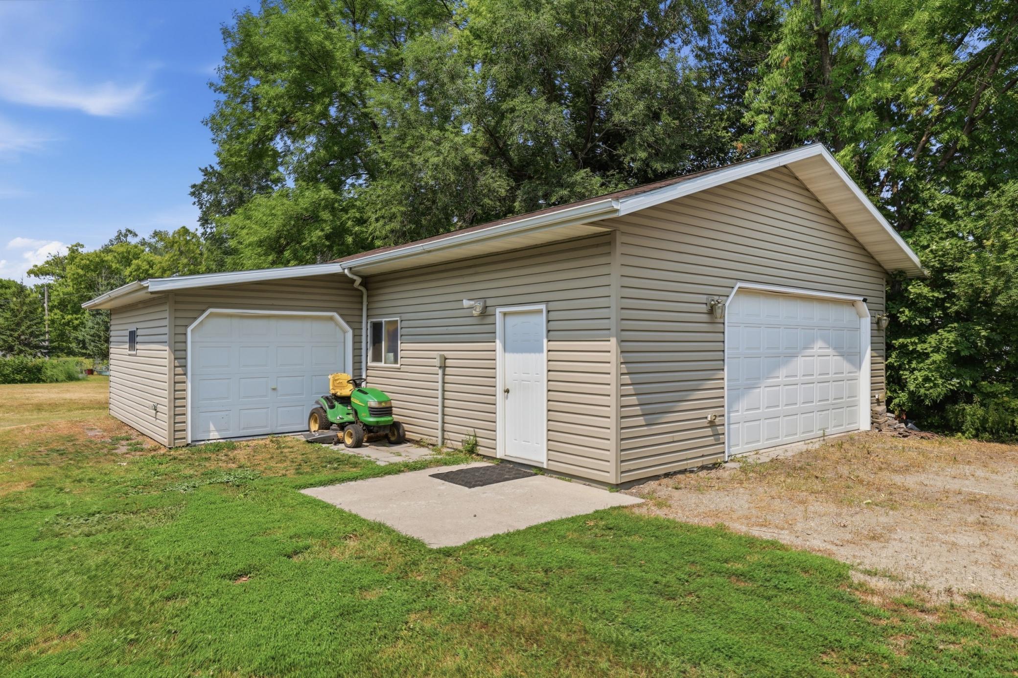 1954 single family home for sale at 811 1st Avenue E in Ada, MN — 6 bed, 5 bath (photo 52 of 61)