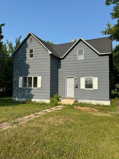 1910 single family home for sale at 514 Conley Avenue S in Thief River Falls, MN — 3 bed, 1 bath (photo 2 of 26)
