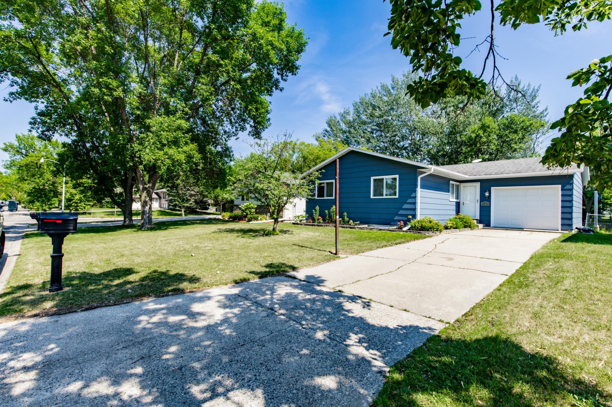 2925 14th Avenue S, Moorhead MN 56560 - Photo 2 of 43