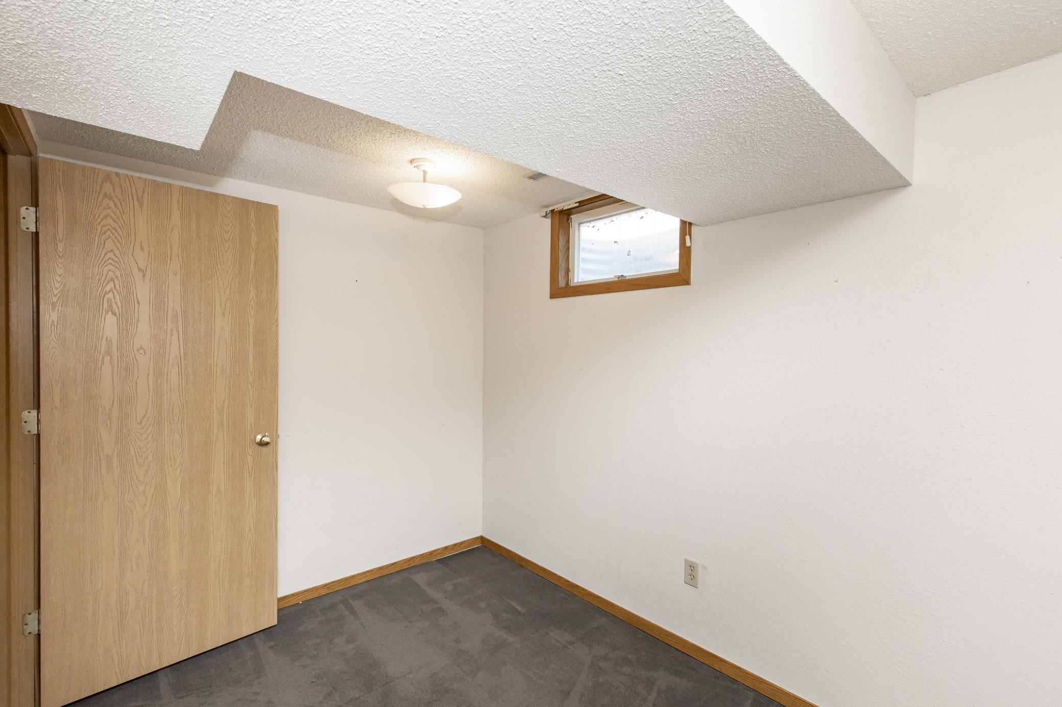 2925 14th Avenue S, Moorhead MN 56560 - Photo 30 of 43