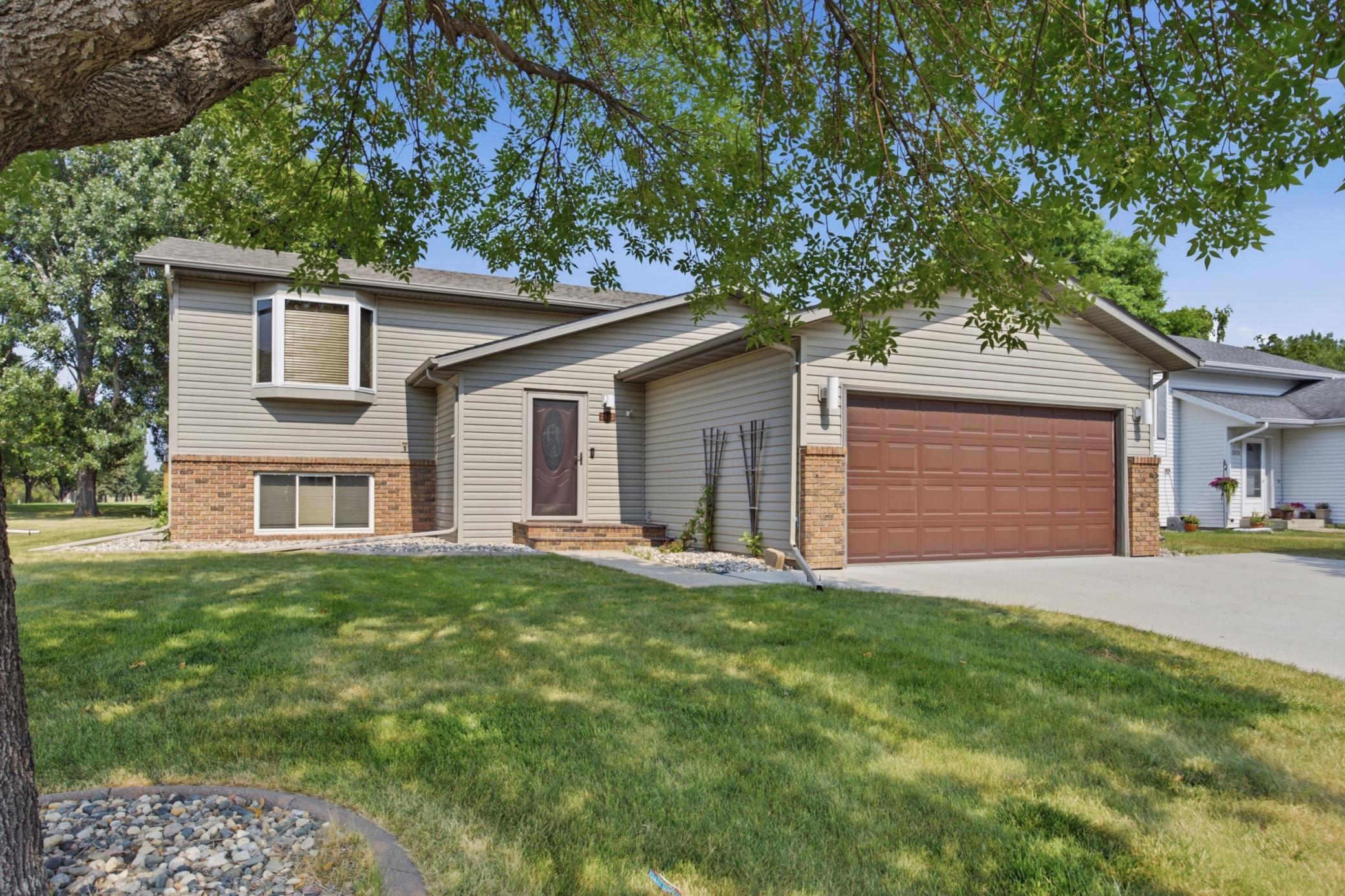 2622 29th Avenue S, Moorhead MN 56560 - Photo 2 of 41