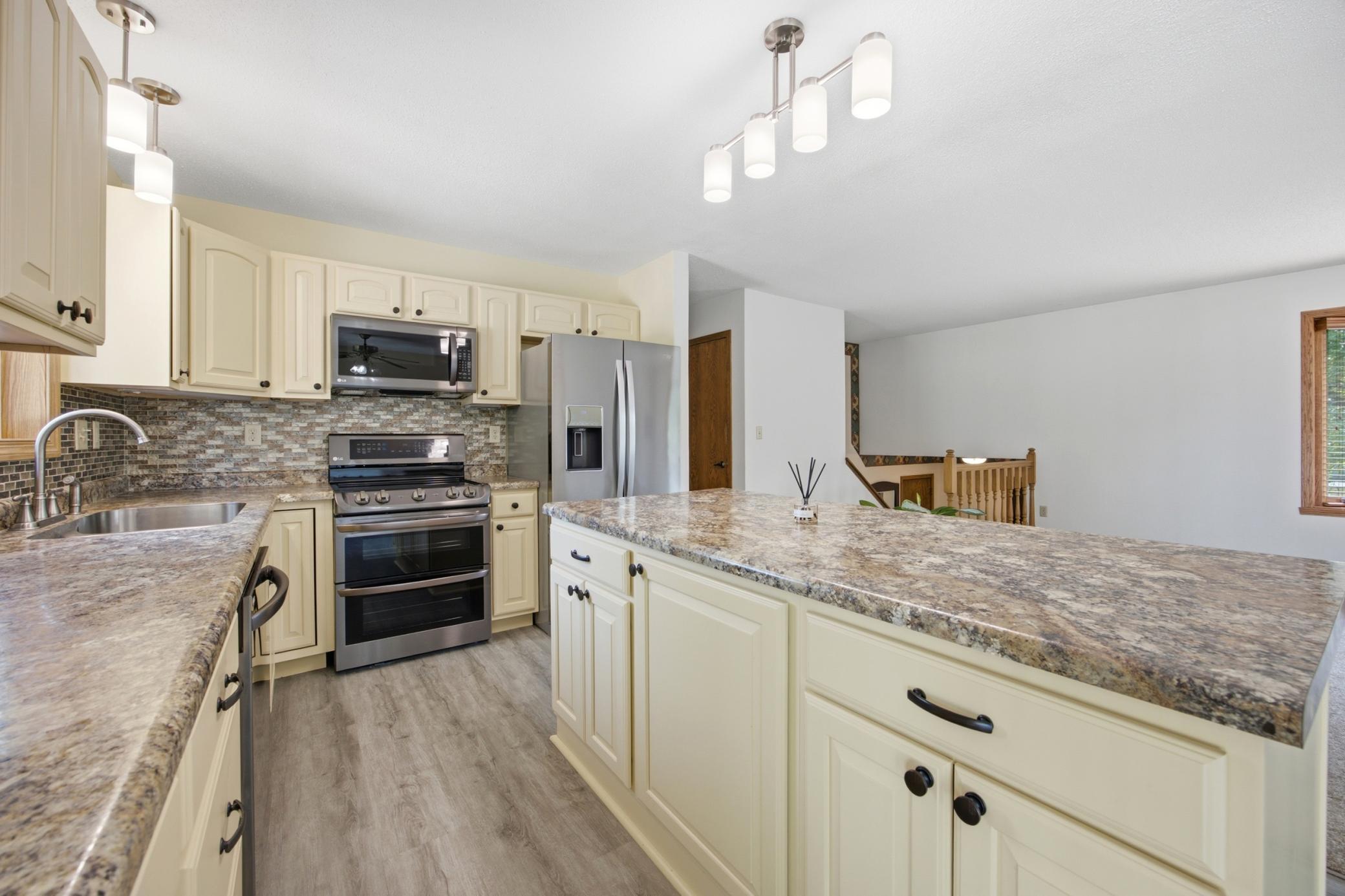 2622 29th Avenue S, Moorhead MN 56560 - Photo 11 of 41