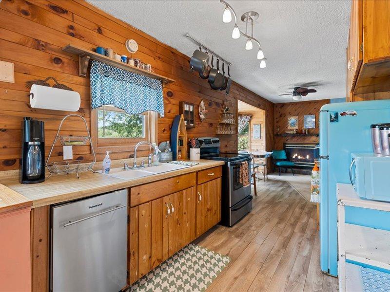 1920 single family home for sale at 23845 State Highway 18 in Deerwood, MN — 2 bed, 2 bath (photo 10 of 43)