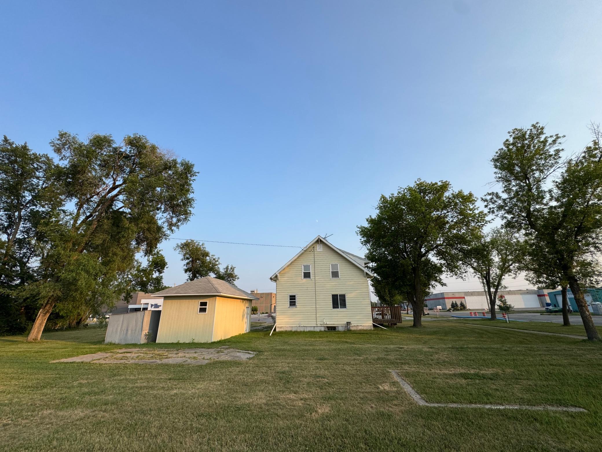 1706 N 4th Avenue, Moorhead MN 56560 - Photo 22 of 23