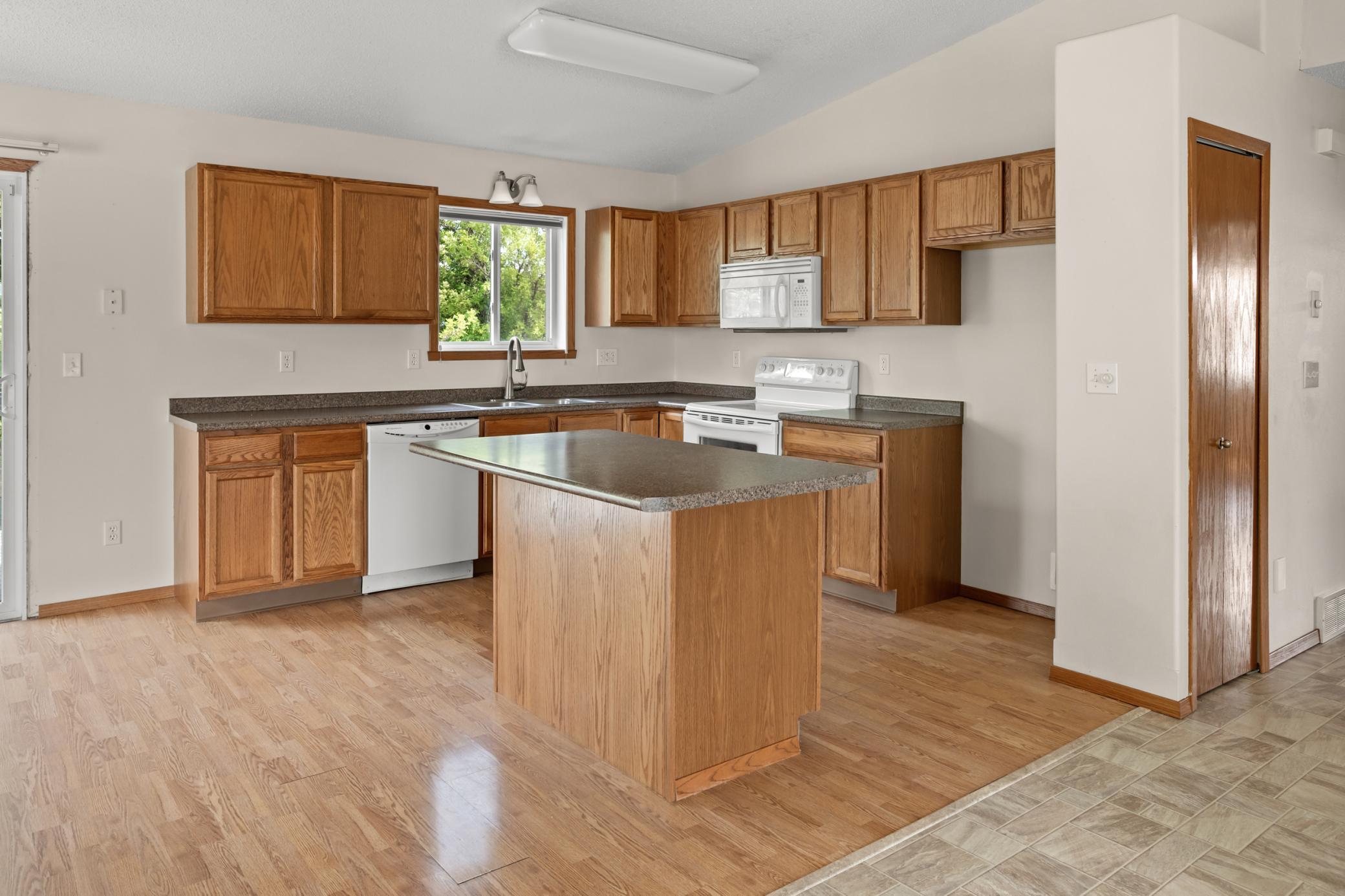 1860 Huntington Lane, West Fargo ND 58078 - Photo 14 of 49