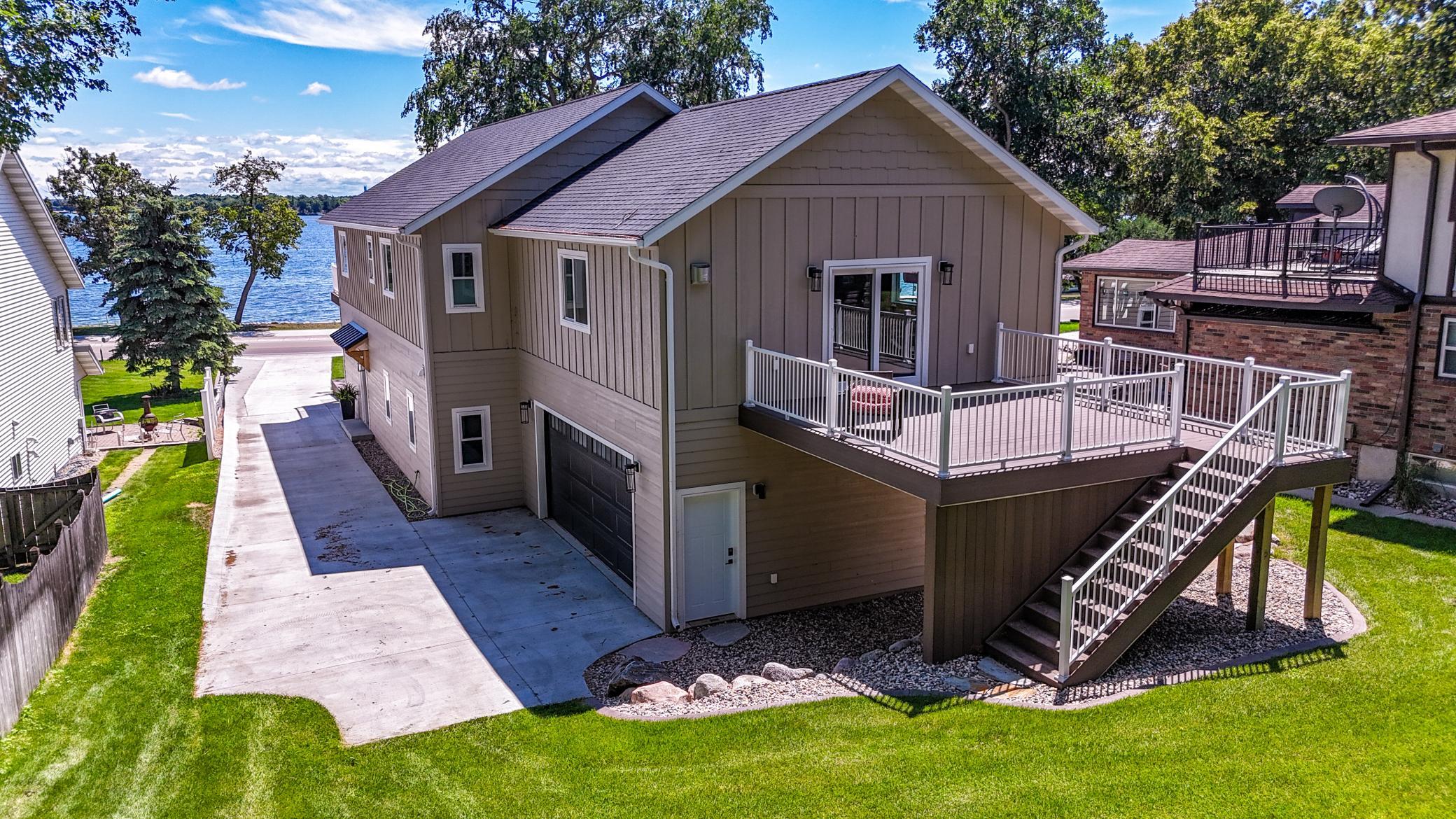 1084 W Lake Drive, Detroit Lakes MN 56501 - Photo 2 of 57